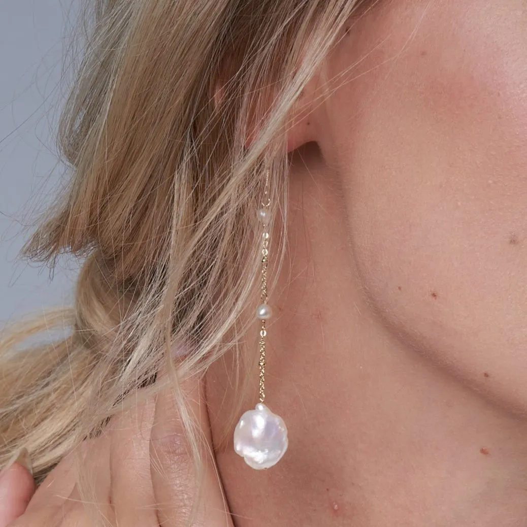 Decus fine chain earrings with keishi pearl drops