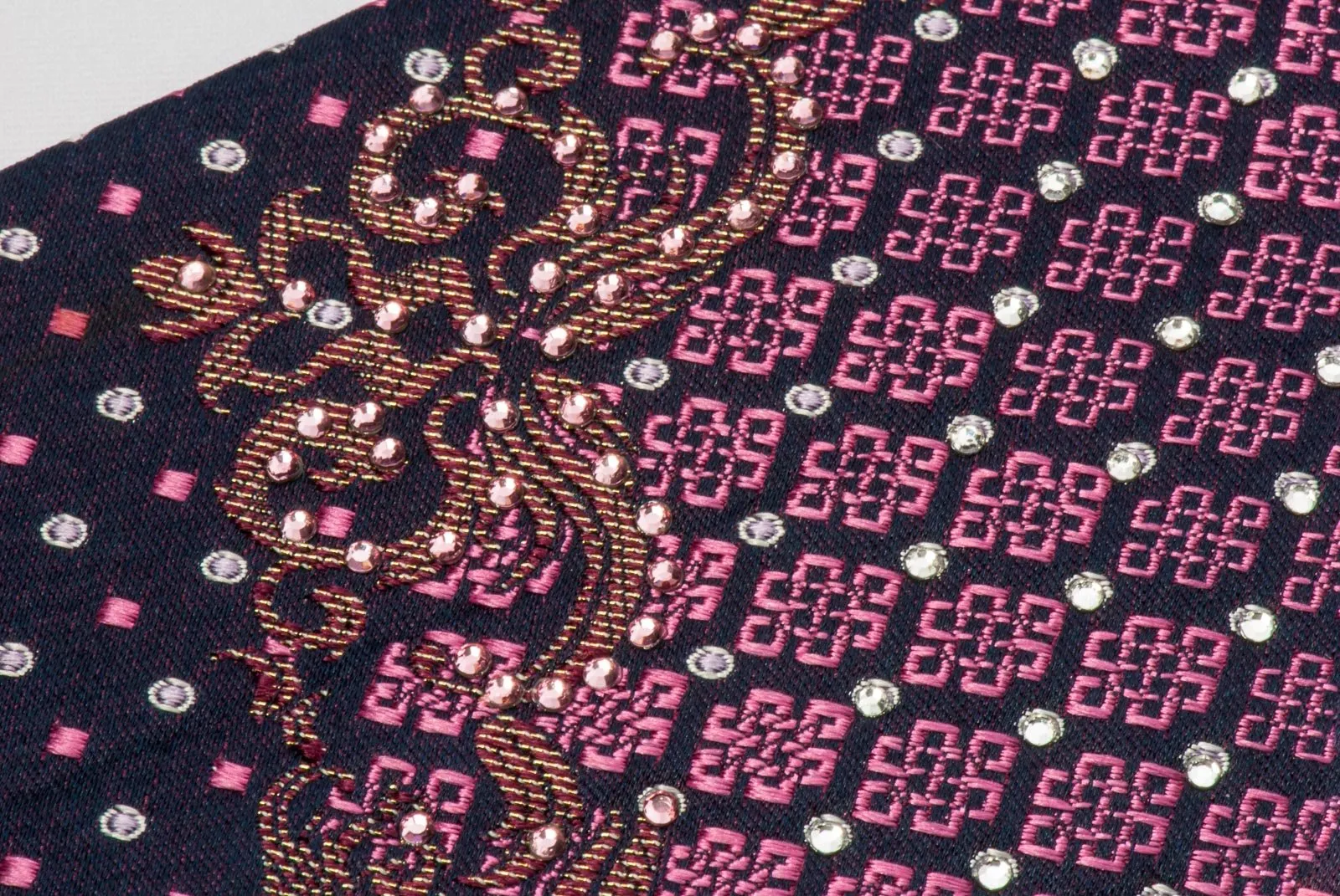 Elle Homme Men's Rhinestone Silk Tie Celtic Knots On Purple With Golden Sparkles